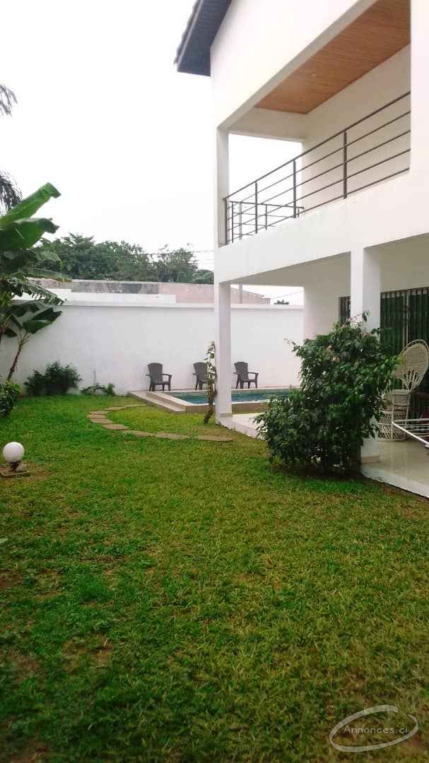 Location de villa duplex meublée, abidjan vallon 