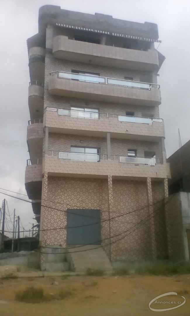 Appartement de 03 pièces à la riviera palmeraie