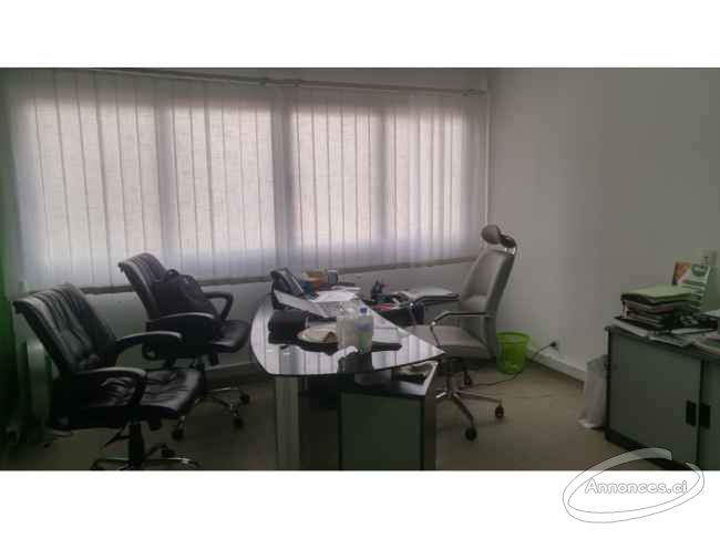 Bureau de 100 m² disponible