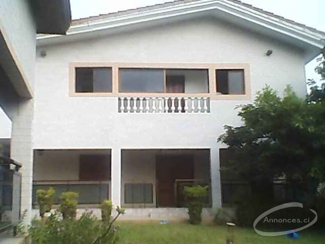 Grand duplex à louer à angré