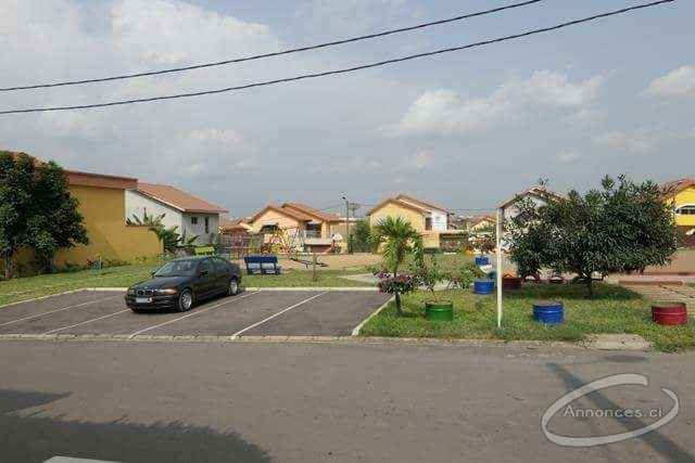 Duplex de 8 pièces inachevé en vente à angré 8 ème tranche