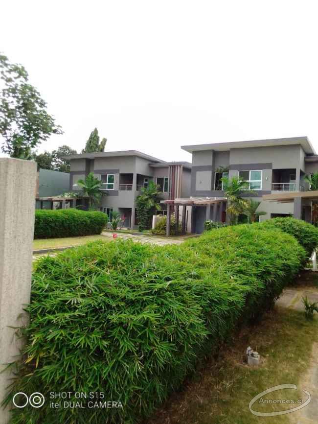 4 villas duplex en vente au deux plateaux