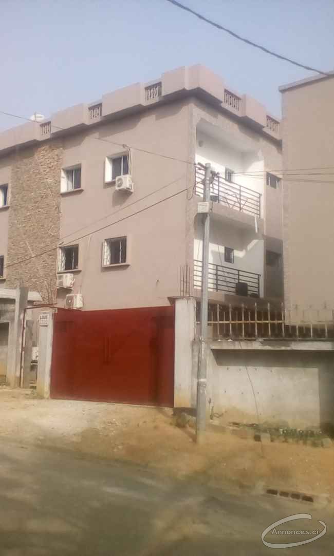 Studio en location à angré