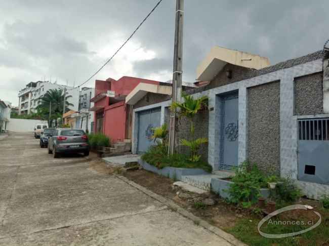 Villa 4 pièces à louer cocody faya cité atci