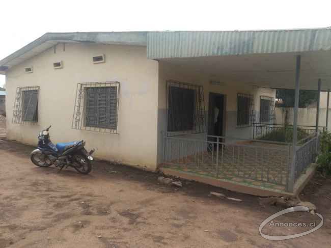 Villa duplex de 04 pièces 