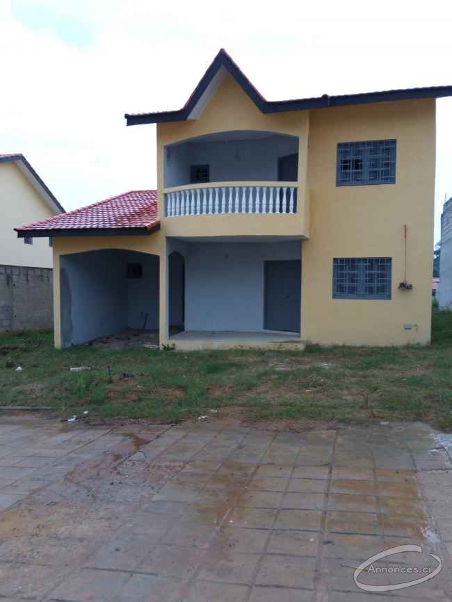 Villa duplex de 4 pièces sise à bingerville