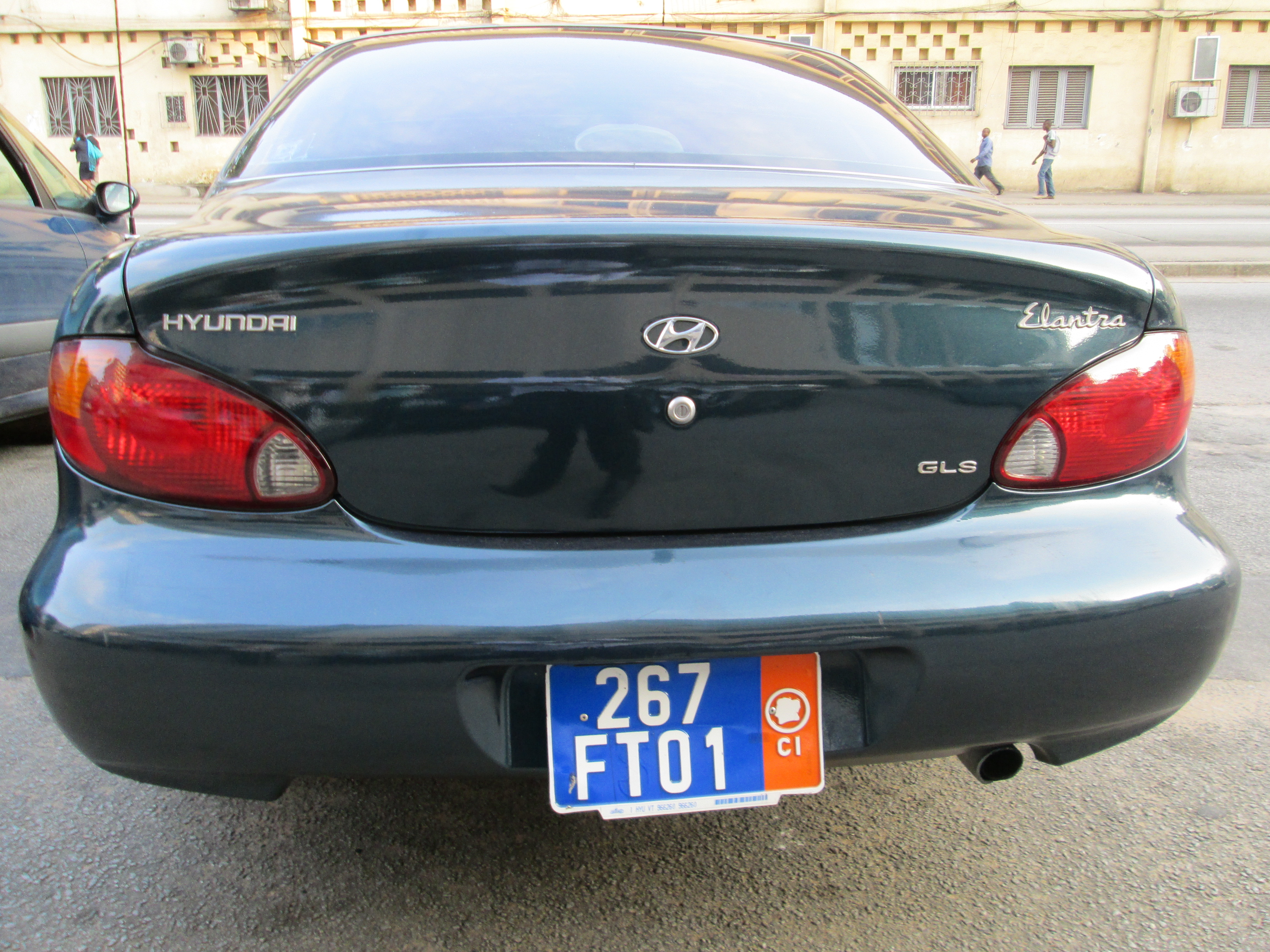 2_830491906.jpg