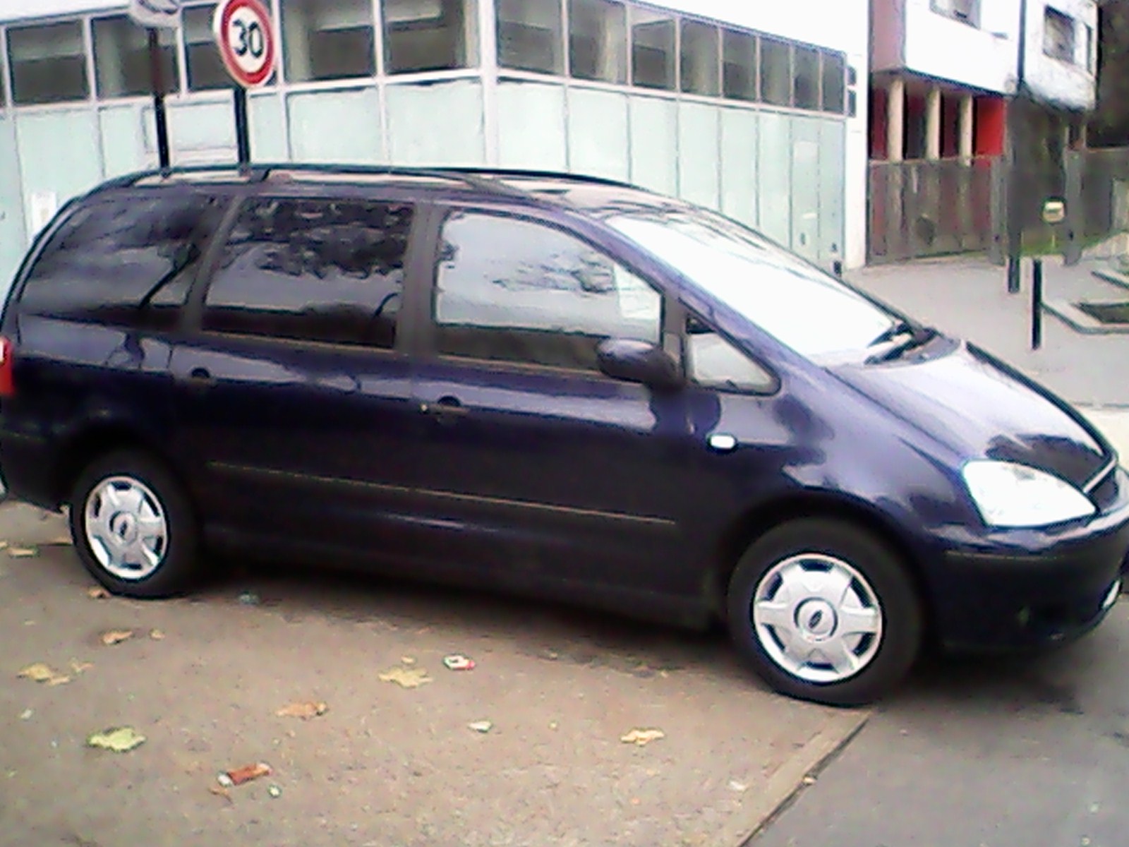 3_381195051.jpg