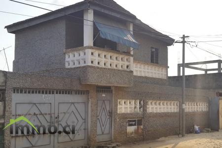 Villa duplex bâtie sur 300 m²