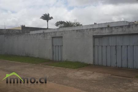 *2 VILLAS BASSES sur 400m²