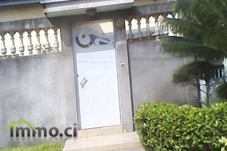 Villa 03 pièces en vente à Angré