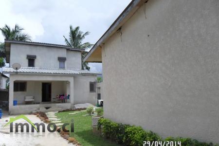 Duplex de 4 pièces + 3 magasins