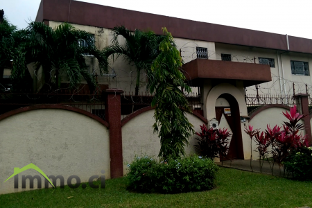 VILLA  HAUT STANDING