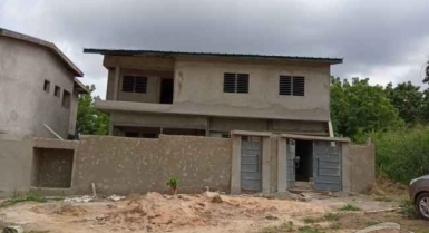 Duplex en vente à yamoussoukro au 227 logements