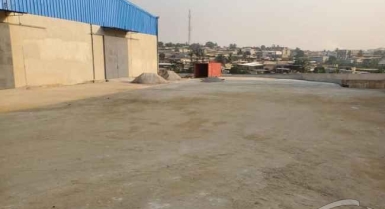 3 entrepôts de 1600m2 en location à yopougon ancienne zone industrielle