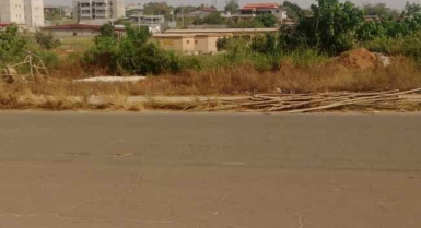 Terrain en vente à yamoussoukro à kokrenour ouest avec un acd