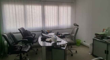Bureau de 100 m² disponible