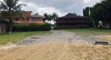 Vente de domaine de 2 villas sur 3000 m2 en bordure de lagune