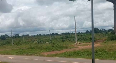Terrain en vente à yamoussoukro voie de l'aéroport