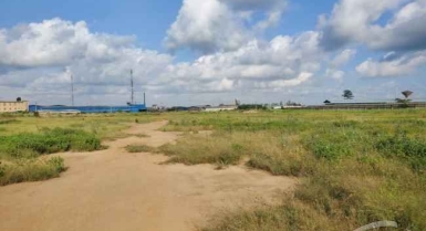 Yopougon nouvelle zone industrielle pk22 vente terrain 4,5ha.