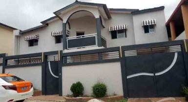 Location d'une villa duplex de 5pieces 
