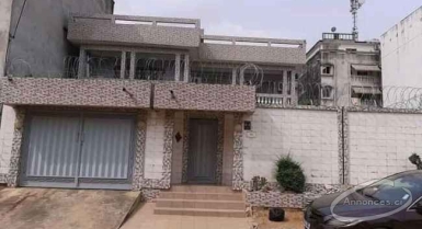 Duplex de 7+2 pièces en vente à la riviera bonoumin