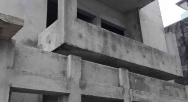 Immeuble de r+2 inachevé en vente a yopougon