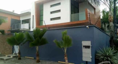 Duplex de 9 pièces pour habitation ou bureau a la 9e tranche