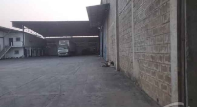 Entrepôt de 9000m2 à yopougon ancienne zone industrielle