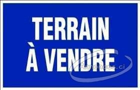 Villa basse + magasins a la rue des jardins vallon