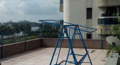 Appartement 4 pieces au premier etage À abidjan plateau