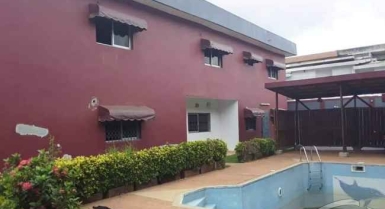 Villa duplex 9 pièces avec piscine à louer à cocody angré château