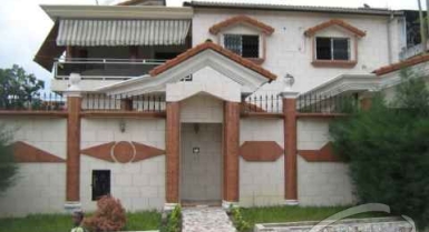 Villa meublée de 6 pièces a 110000fr jr 