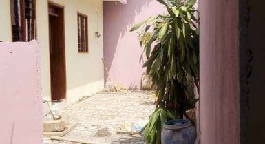 Location d'une villa de 3 pièces dans la zone de cocody faya route abatta