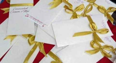Confection de cartes de mariage et d'invitation de tout genres