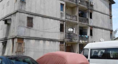Vend appartement 4 pieces  150 m² a la cite policere yopougon