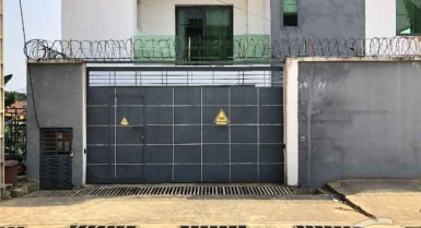 Duplex de 7 pièces en location à abatta