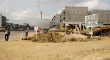 Terrain de 600m2 sur le boulevard mitterrand