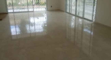 Villa basse de 4 pièces et 4 dépendantes en location à cocody zone ena-bmw