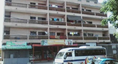 Grand magasin en bordure à yopougon cafeier