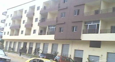 Appartement de 04 pièces à angre