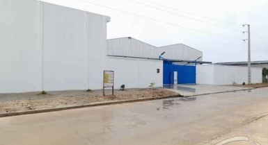 Entrepôt 5000m2 en location à bassam bordure de nouvelle autoroute