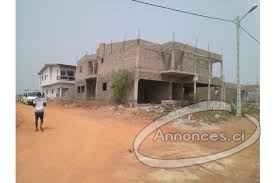 Vente de lots nus de 500 m2  route de bassam