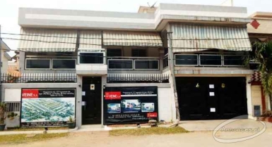 Vente d’un beau duplex de  huit (08) pieces  a  cocody / faya, laurier 9