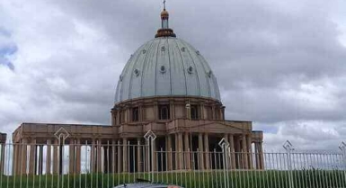 Terrain en vent vers la basilique de yamoussoukro