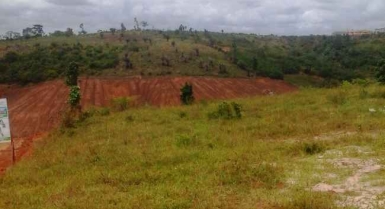 Parcelle en bordure de voie 