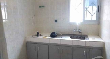 Studio américain à louer à cocody riviera rond point clinique saint viateur