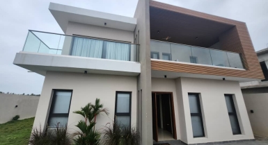 VENTE DE VILLAS DUPLEX À GRAND BASSAM - MODESTE