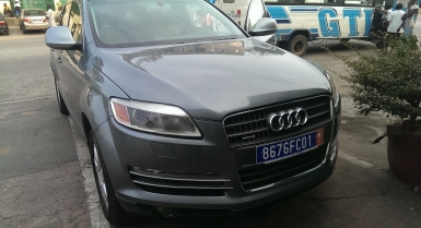 2_733903082.jpg