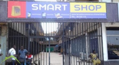 Petits magasins, box et stand